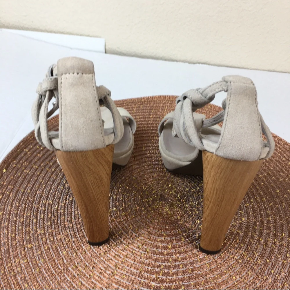BCBGMaxAzria Runway Soft Off White Sunrise Suede Leather Sandals Size US 8.5 - Picture 6 of 11